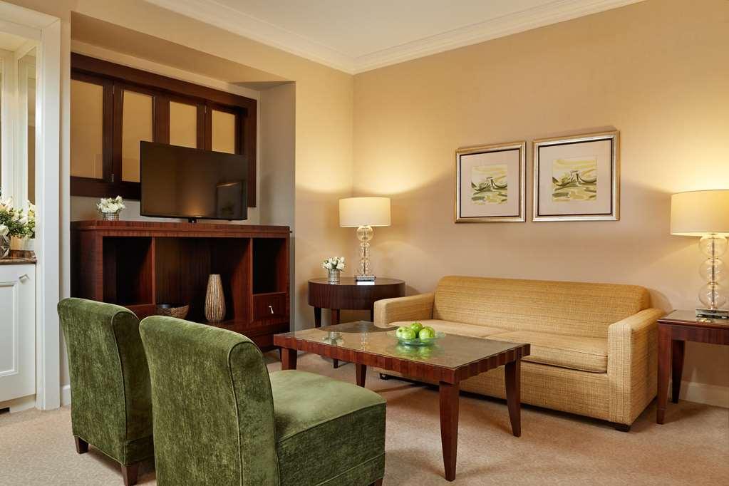 Hotel Corinthia 5*